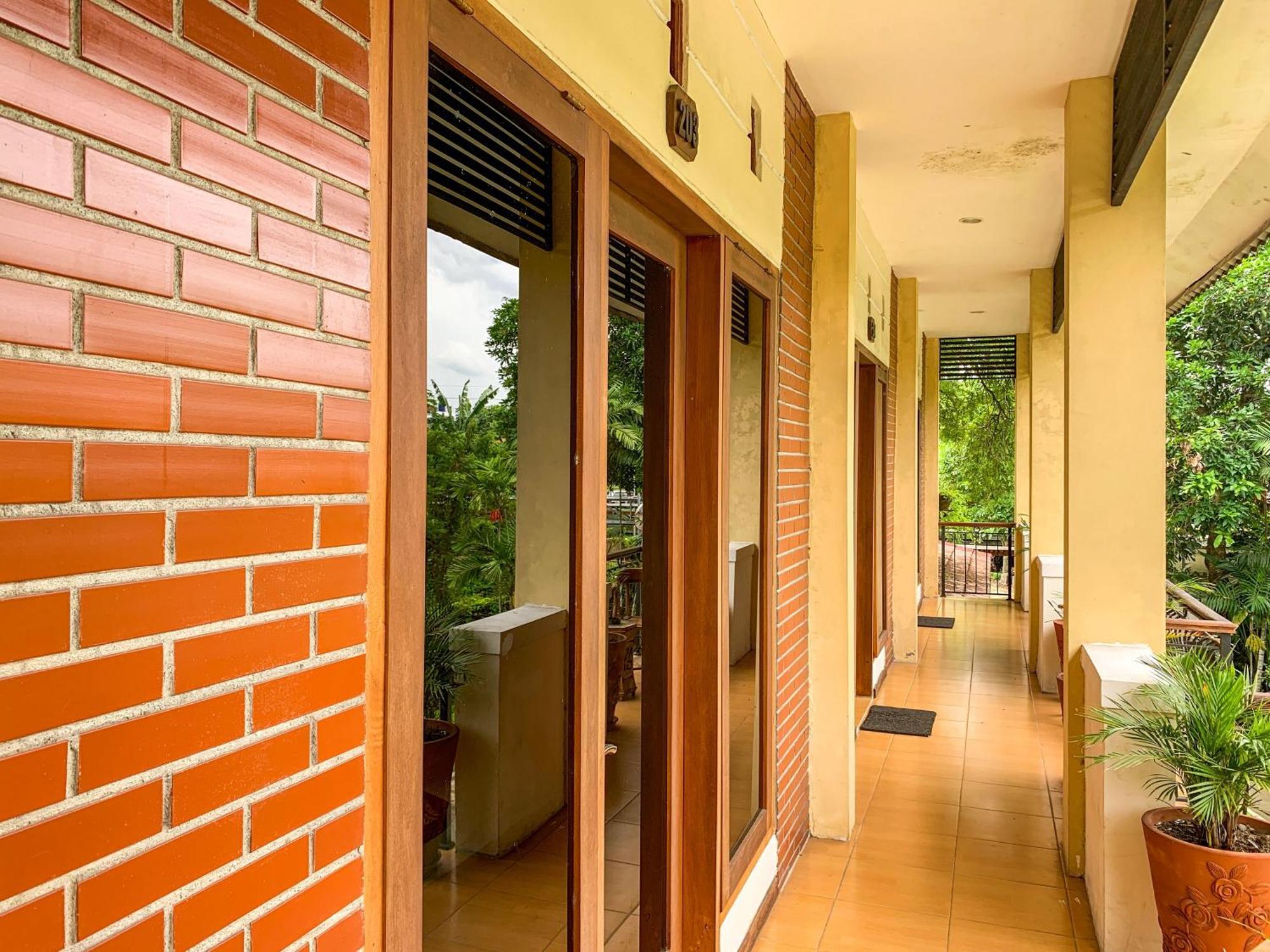 Urbanview Sasono Putro Condoongcatur By Reddoorz Kejayan Luaran gambar