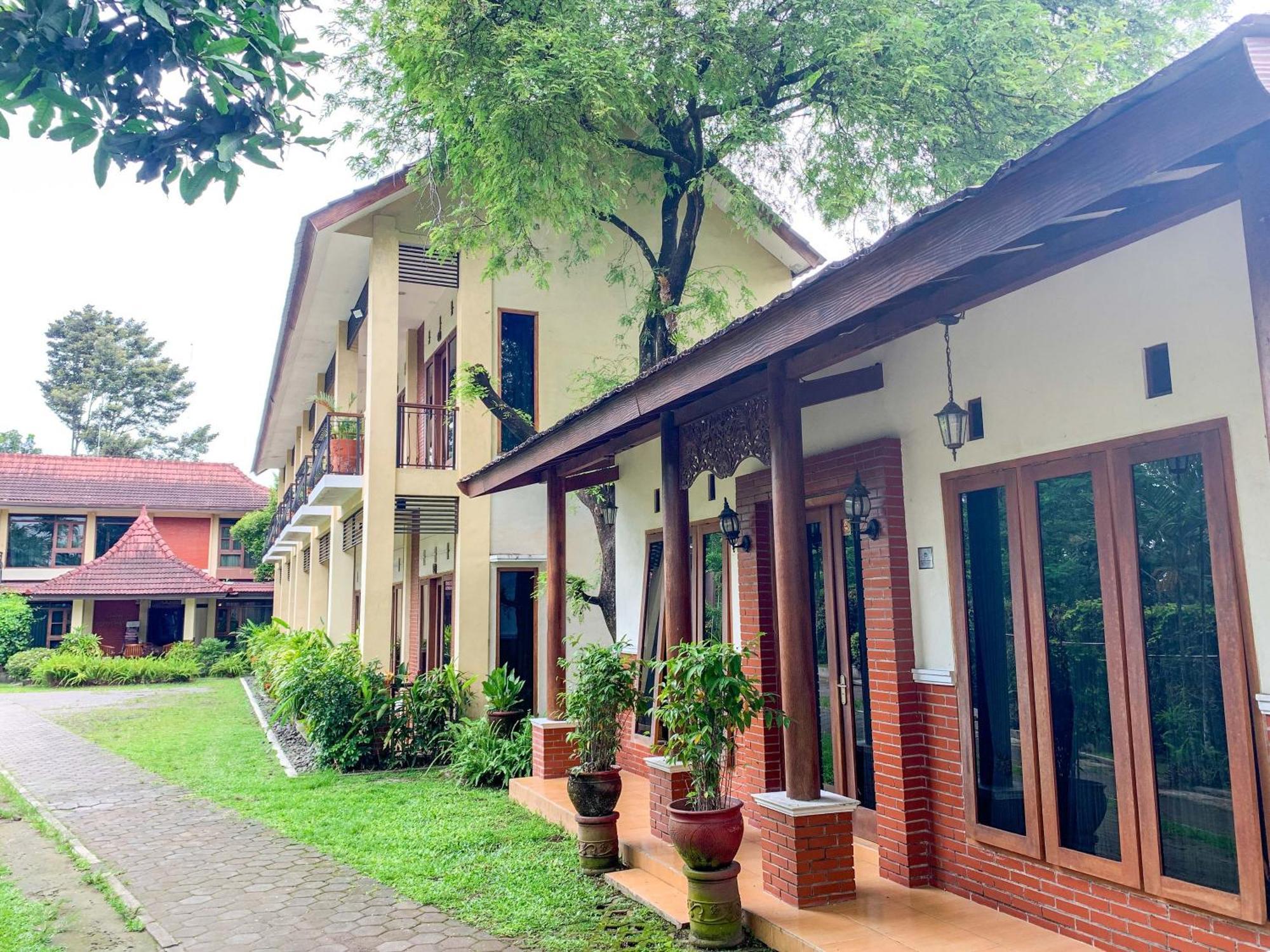Urbanview Sasono Putro Condoongcatur By Reddoorz Kejayan Luaran gambar
